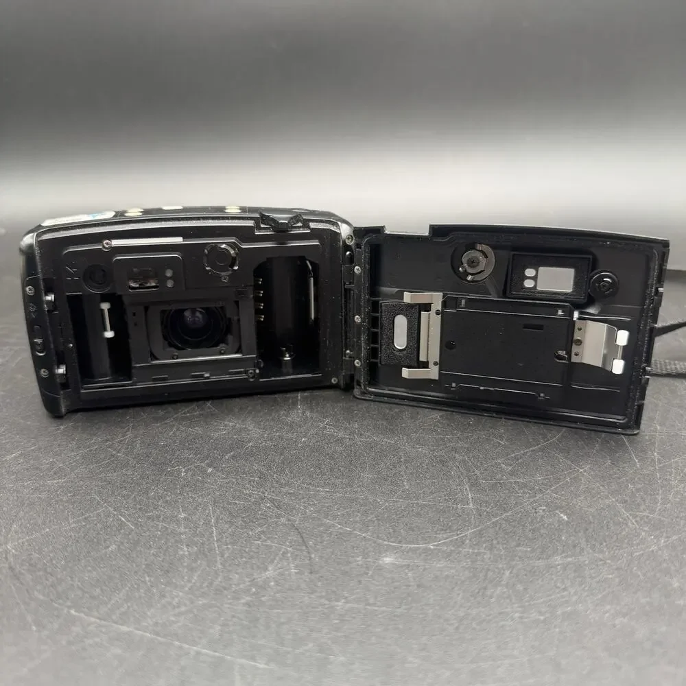 Vintage Pentax IQZoom 105WR 38mm-105mm Point Shoot Film Camera Works With Case